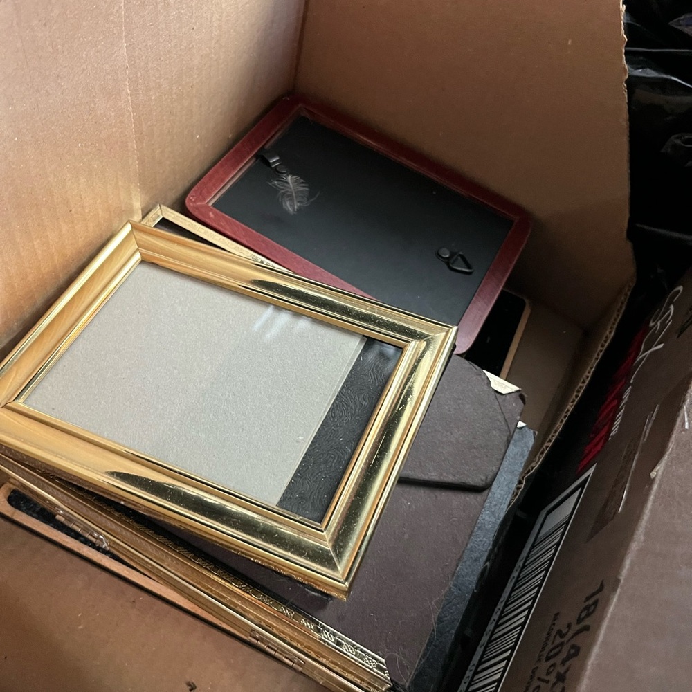Box of assorted picture frames